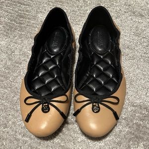 Michael Kors tan & black bow ballet flats